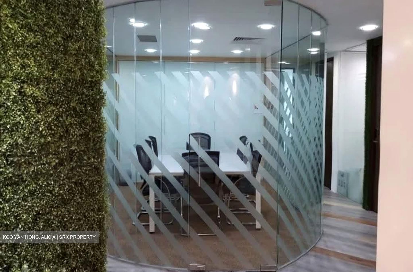 The Octagon (D1), Office #537978541